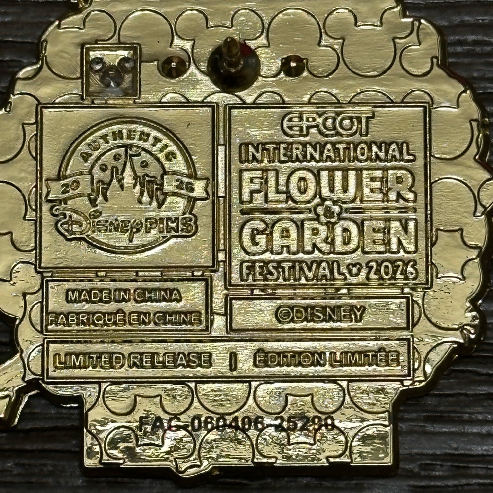 Disney Parks 2026 Disney Parks Epcot Flower & Garden Mystery Box Pin Miss Piggy - Picture 4 of 4